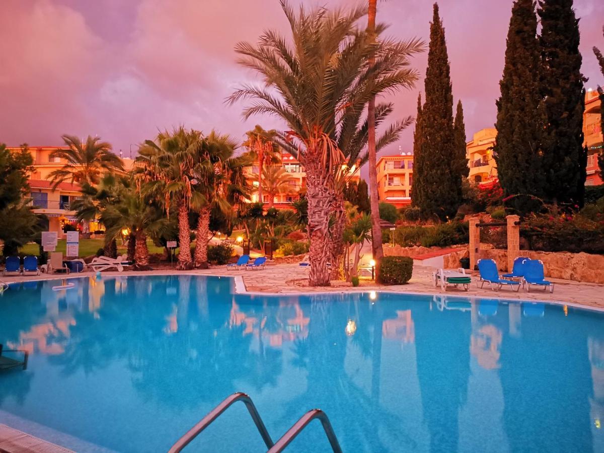 Ferienwohnung 103 Regina Gardens Paphos Exterior foto